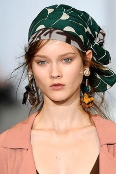 Turkey is currently supplying my hunger for scarves this summer. wrap that hair up ladies-so effortlessly...